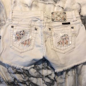 White miss me tribal short